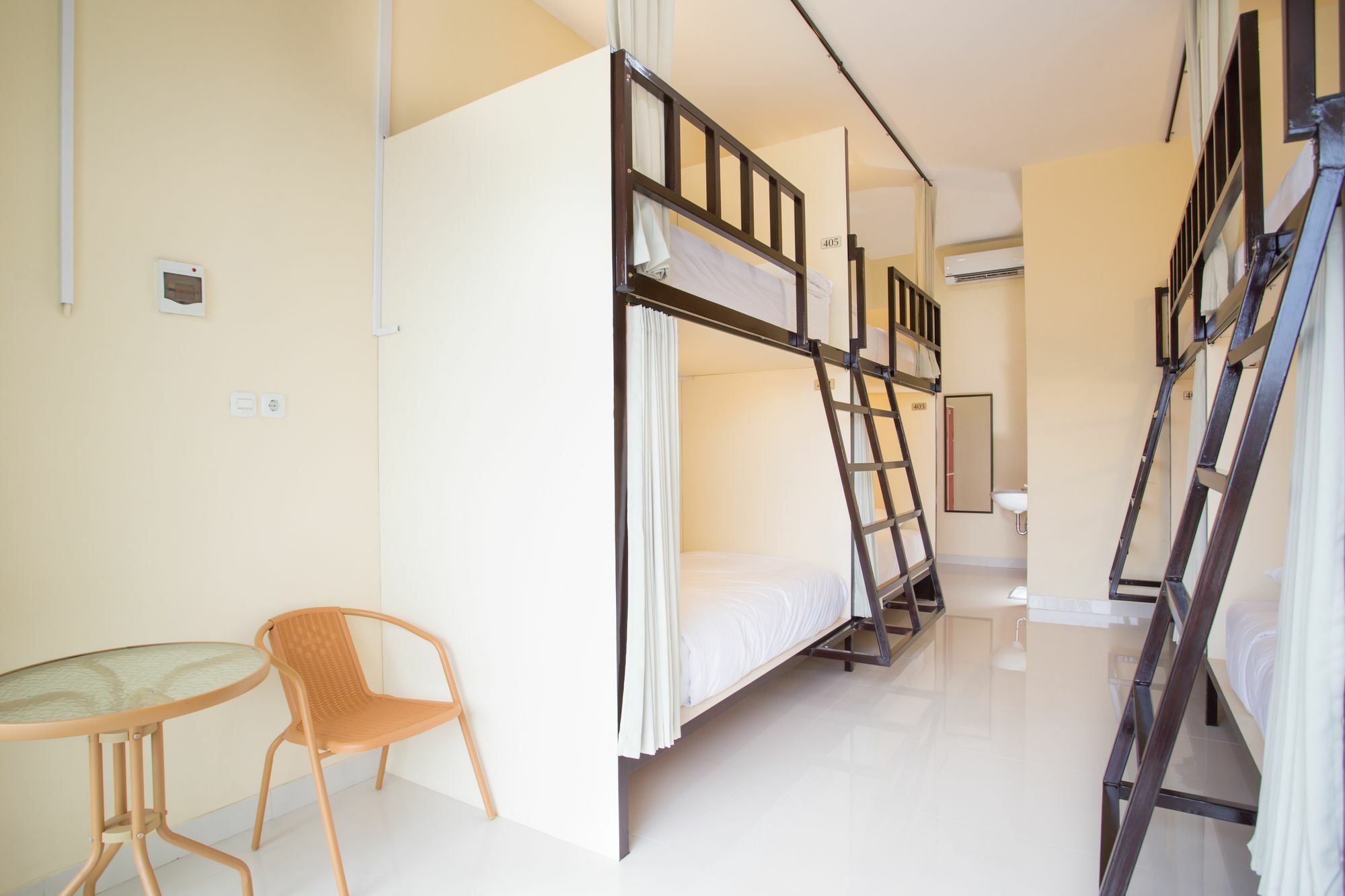 V Canggu Dormitory מראה חיצוני תמונה