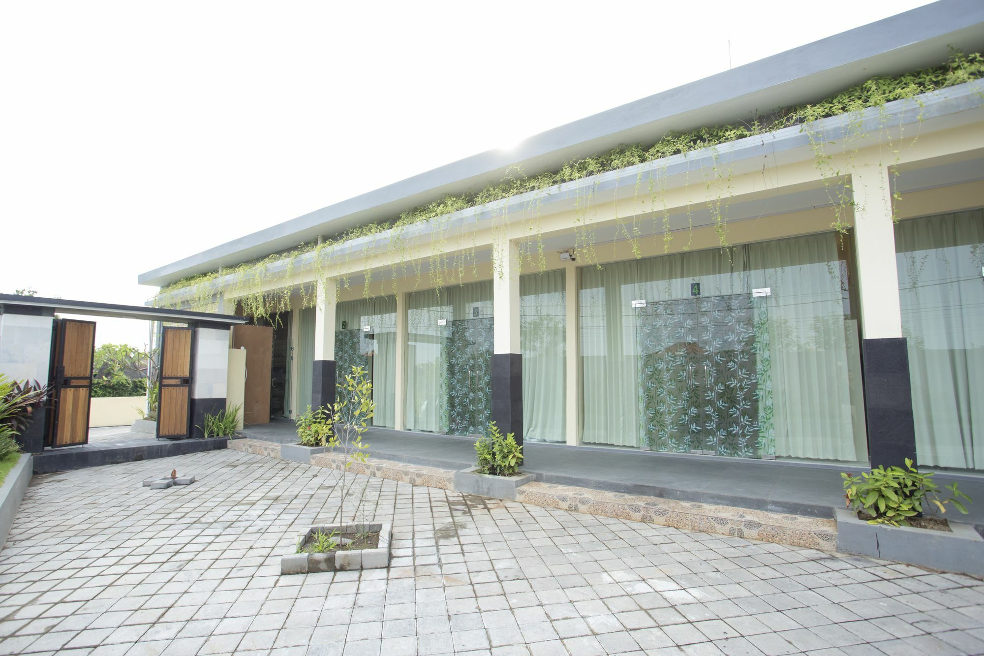 V Canggu Dormitory מראה חיצוני תמונה